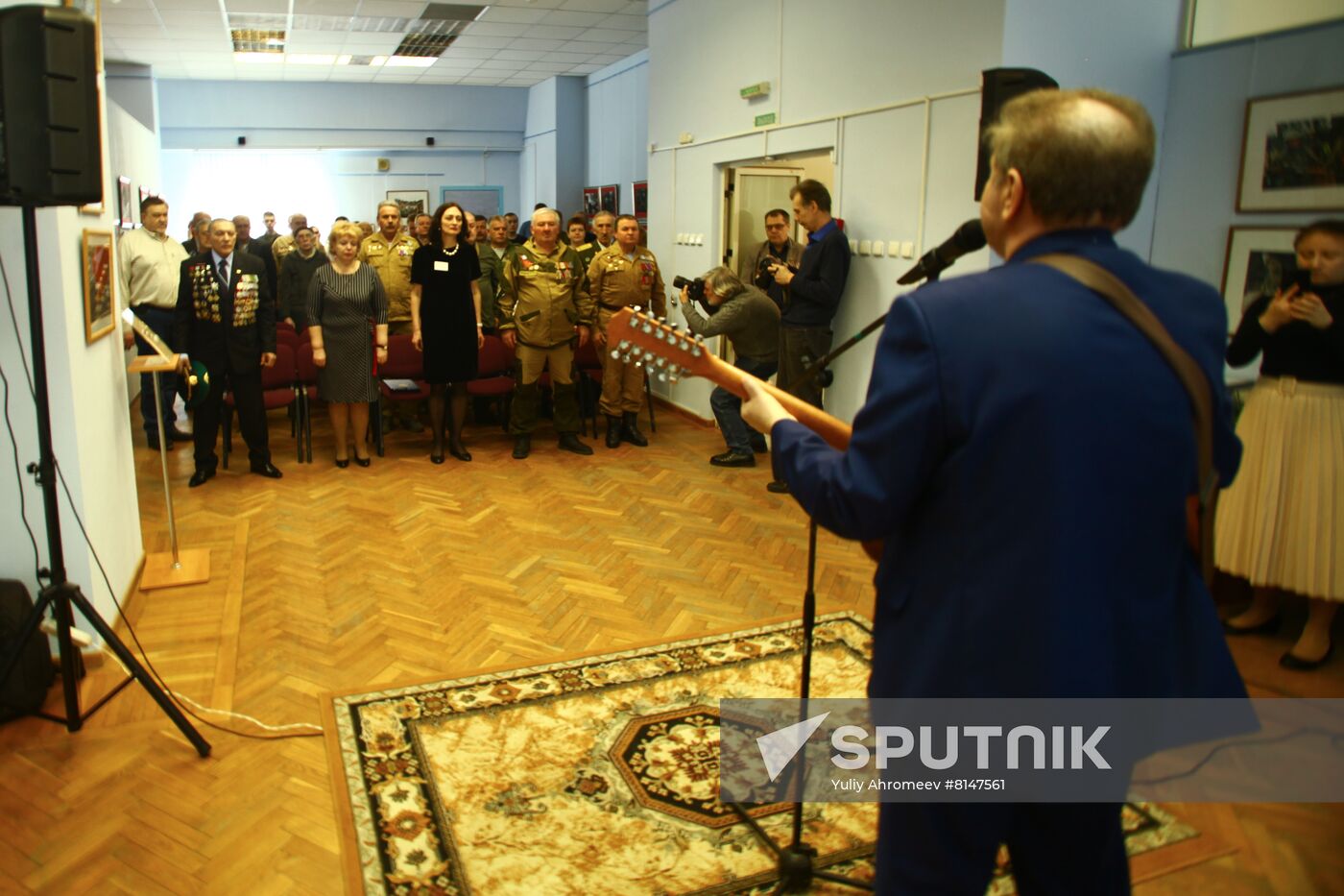 Soldiers on Duty project by photojournalist Vladimir Vyatkin