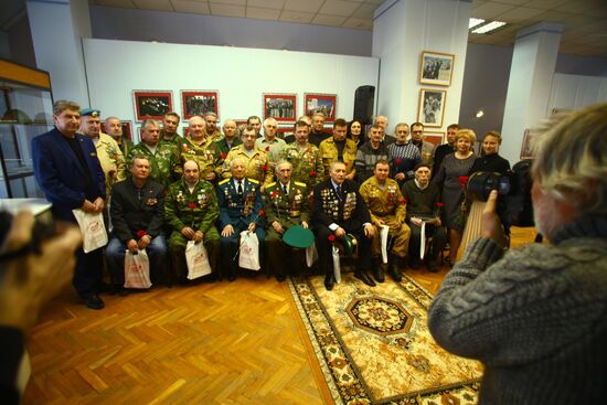 Soldiers on Duty project by photojournalist Vladimir Vyatkin