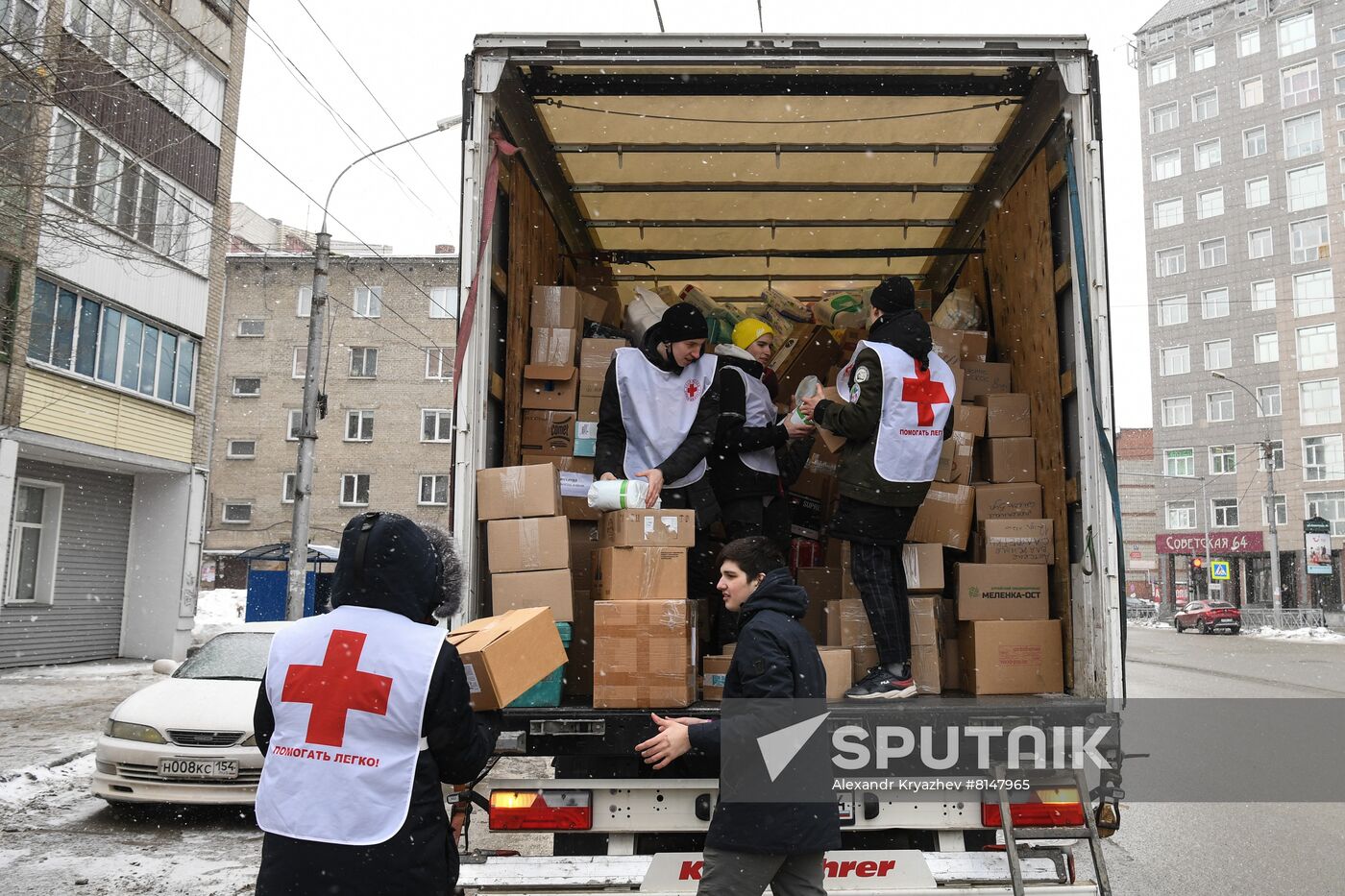 Russia LPR DPR Evacuees Humanitarian Aid 