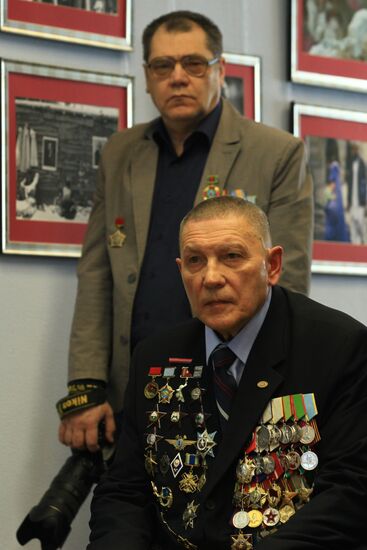 Soldiers on Duty project by photojournalist Vladimir Vyatkin