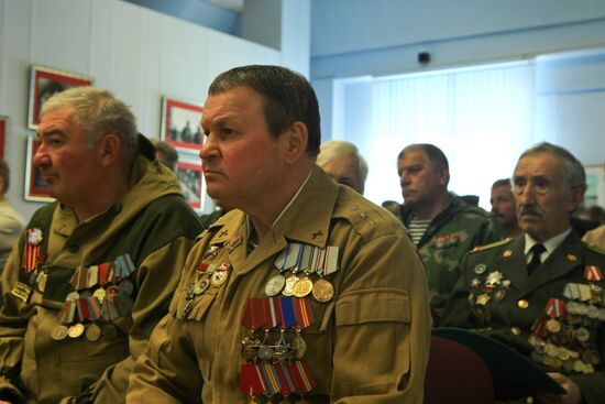 Soldiers on Duty project by photojournalist Vladimir Vyatkin