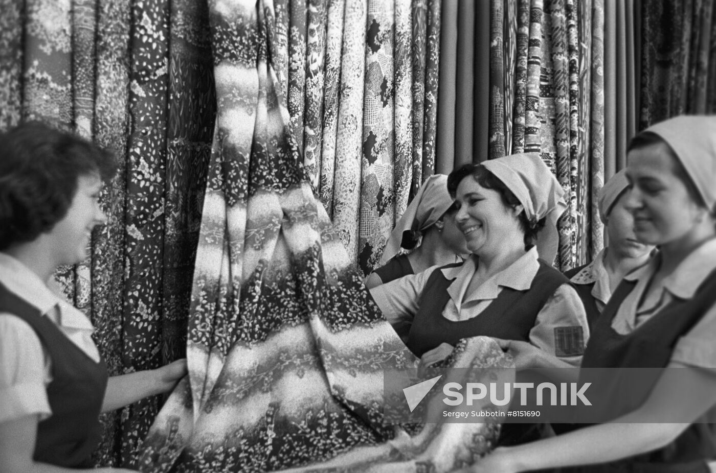 Weaver Maria Polishchuk, candidate for deputy of USSR Supreme Soviet