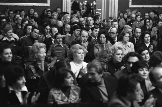 Bolshoi Theater staff members nominate candidates for deputies of USSR Supreme Soviet