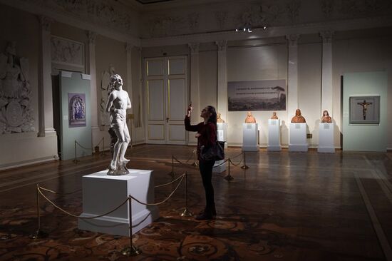 Russia Art Florence Sculpture Exhibition