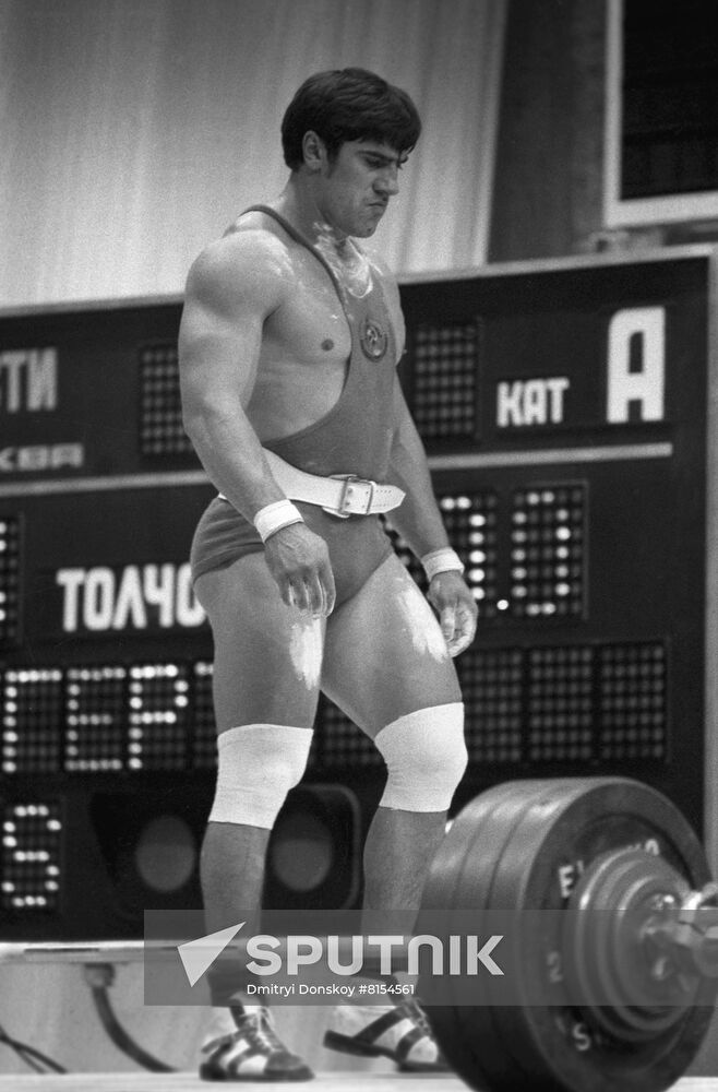 Weightlifter David Rigert at European Championships in Varna