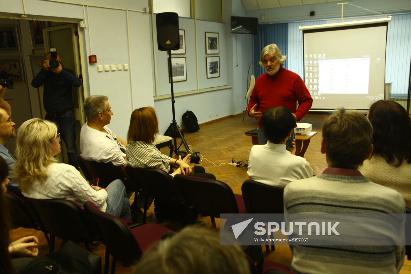 MIA Rossiya Segodnya photo correspondent Vladimir Vyatkin’s creative session