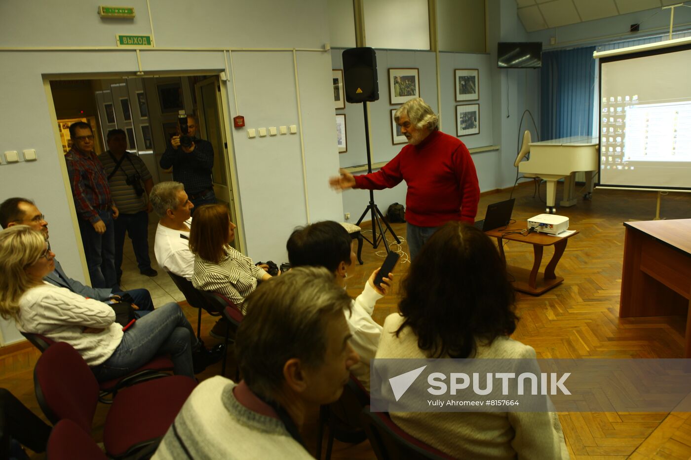 MIA Rossiya Segodnya photo correspondent Vladimir Vyatkin’s creative session