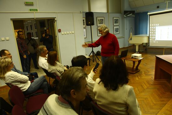 MIA Rossiya Segodnya photo correspondent Vladimir Vyatkin’s creative session