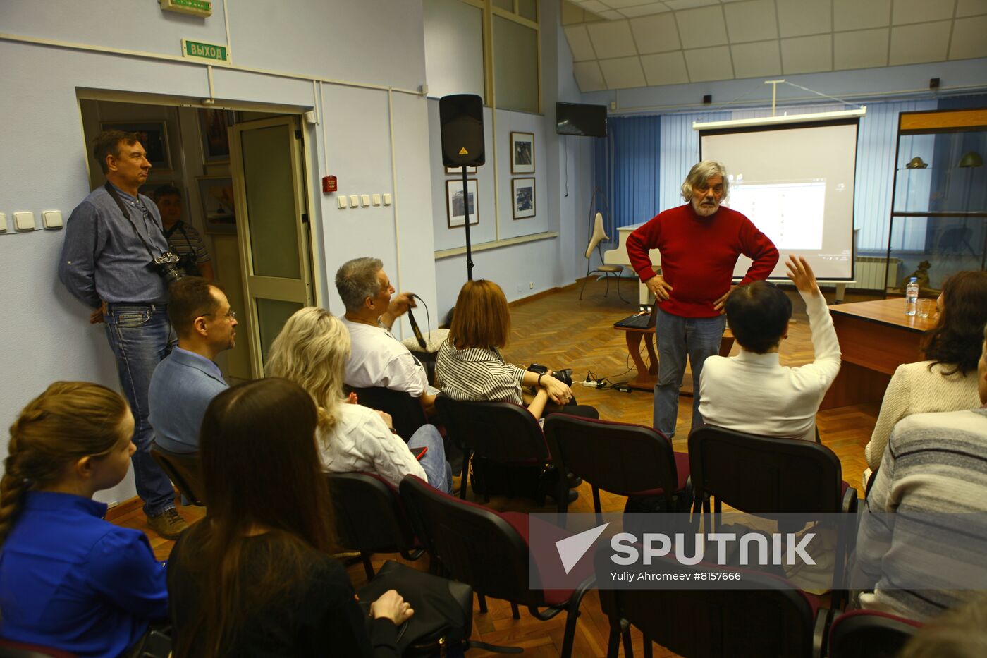 MIA Rossiya Segodnya photo correspondent Vladimir Vyatkin’s creative session