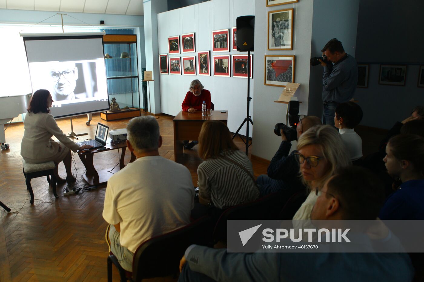 MIA Rossiya Segodnya photo correspondent Vladimir Vyatkin’s creative session