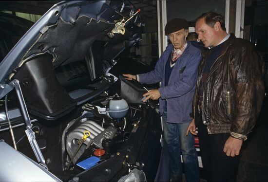 Russian-German joint venture selling and servicing Volkswagen cars