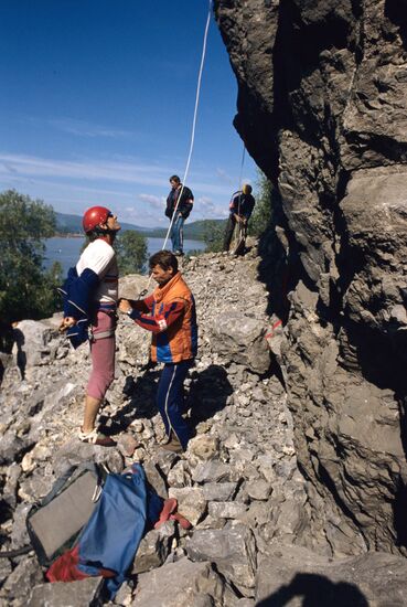 Cliff-hanging competitions at Stolby (Pillars) State Reserve in Krasnoyarsk Territory