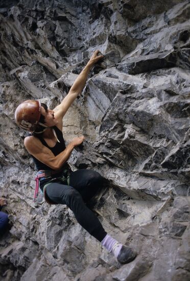 Cliff-hanging competitions at Stolby (Pillars) State Reserve in Krasnoyarsk Territory