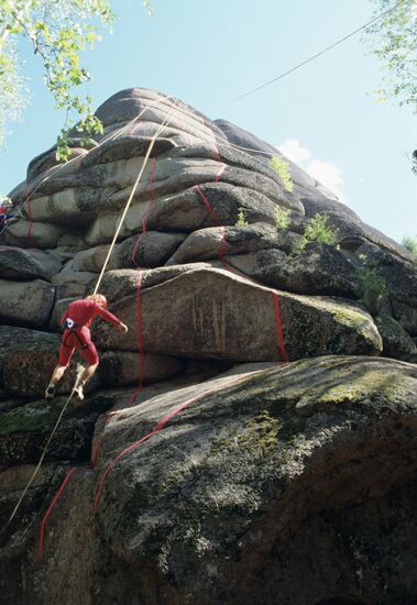 Cliff-hanging competitions at Stolby (Pillars) State Reserve in Krasnoyarsk Territory