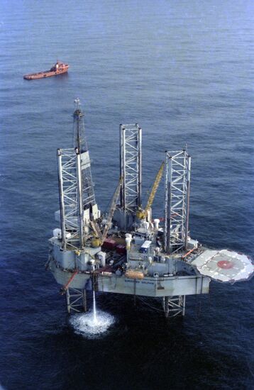 Borgsten Dolphin offshore drilling rig