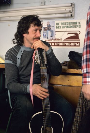 Artist and singer Sergei Tkachenko