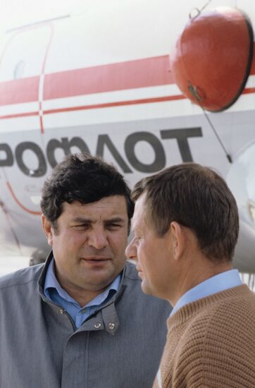 Antonov An 74 cargo plane