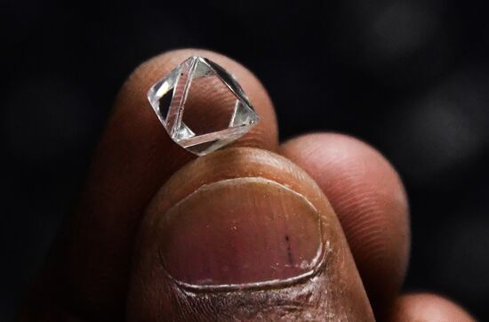 Russia Diamonds Manufacturing