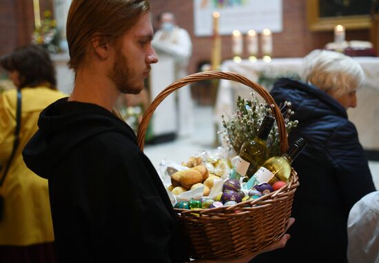 Russia Catholic Easter