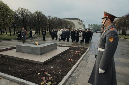 Naval ships of Federal Republic of Germany visit Leningrad