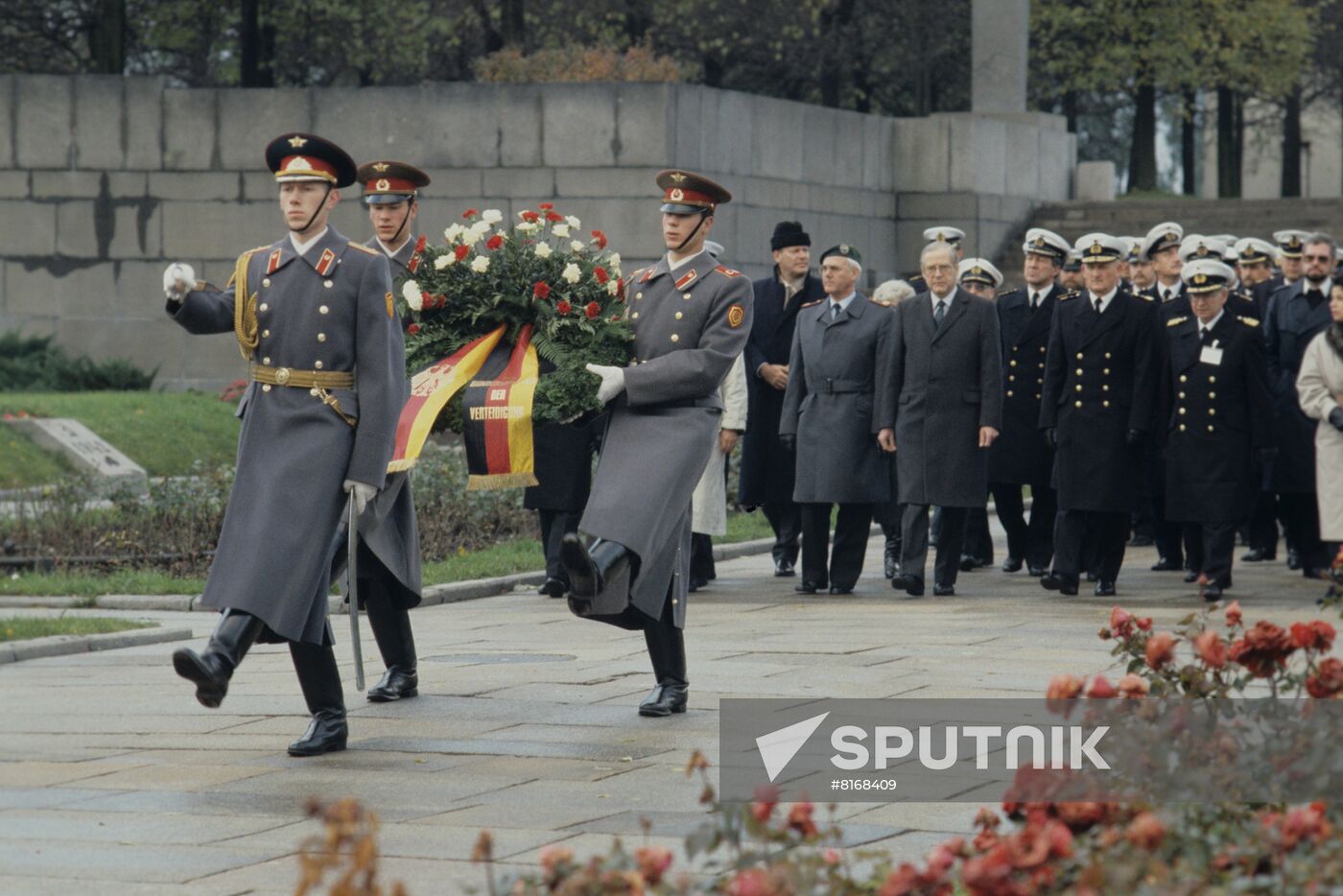 Naval ships of Federal Republic of Germany visit Leningrad