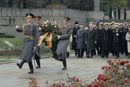 Naval ships of Federal Republic of Germany visit Leningrad