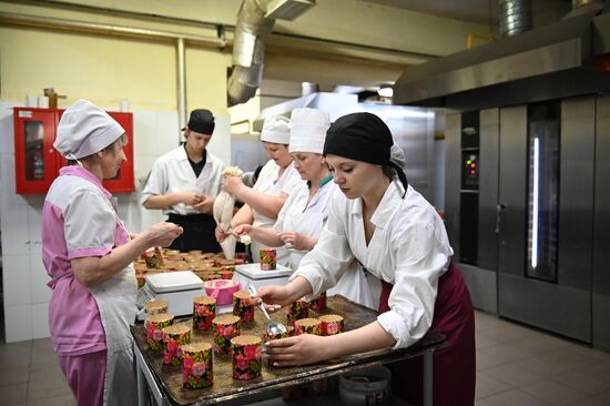 Russia Orthodox Easter Preparations