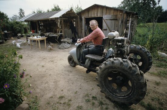 Belarusian beemaster Pimen Rusalovsky