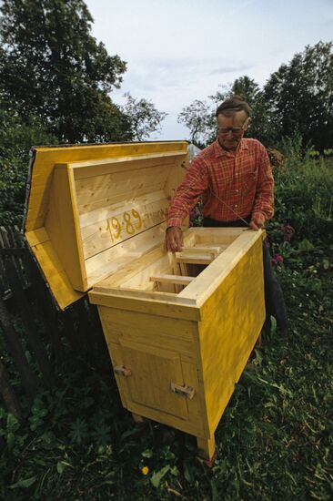 Belarusian beemaster Pimen Rusalovsky