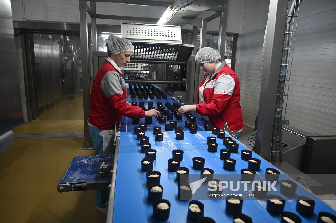Russia Ukraine Orthodox Easter Preparations