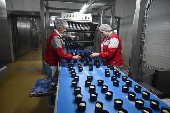 Russia Ukraine Orthodox Easter Preparations