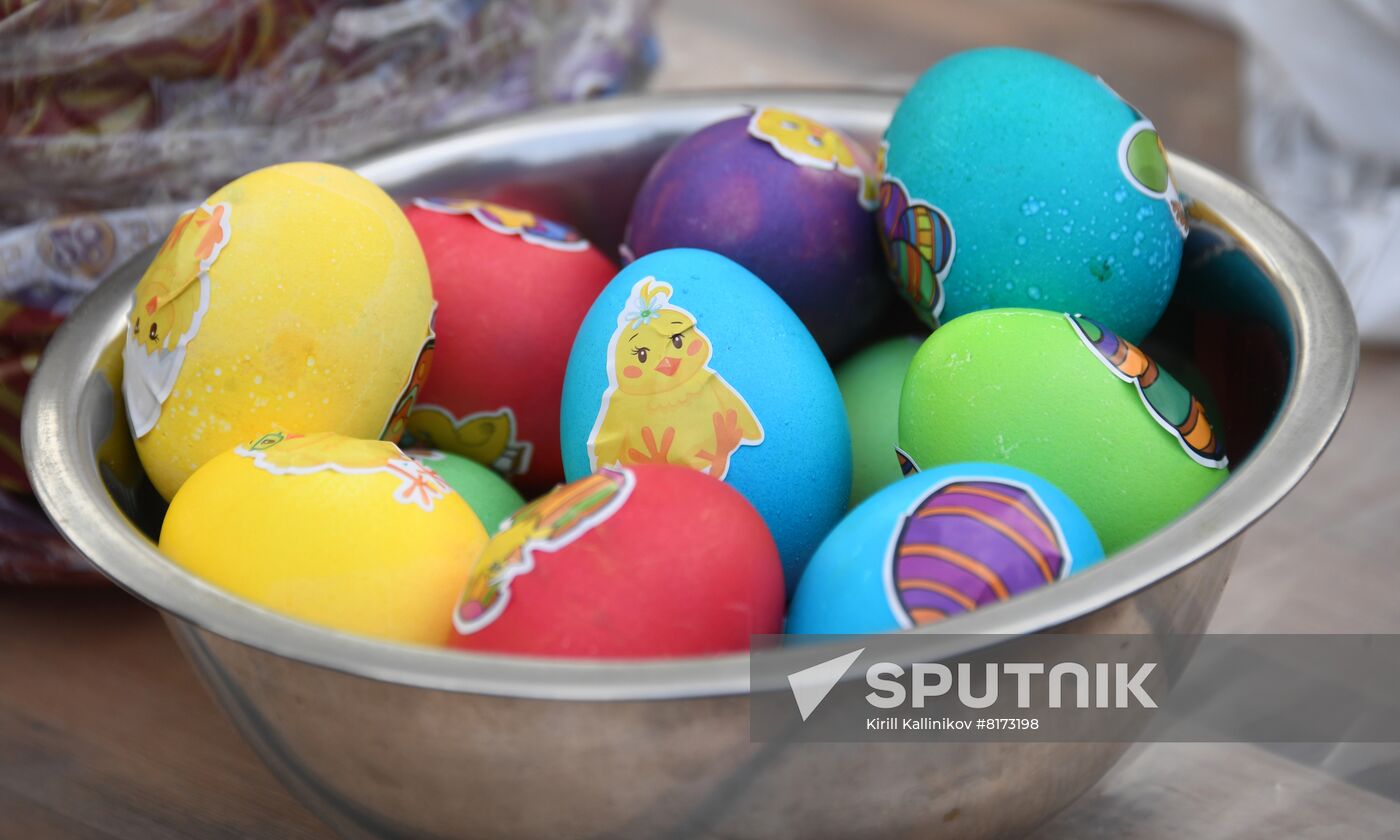 Russia Religion Easter Cakes Blessing