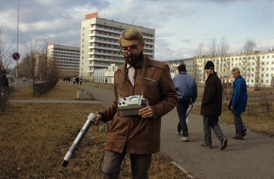 Checking radiation level in Krasnoyarsk-45