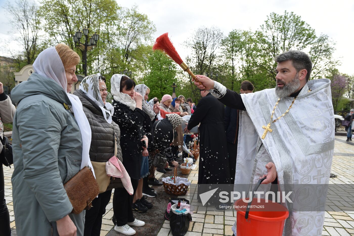 DPR LPR Orthodox Easter