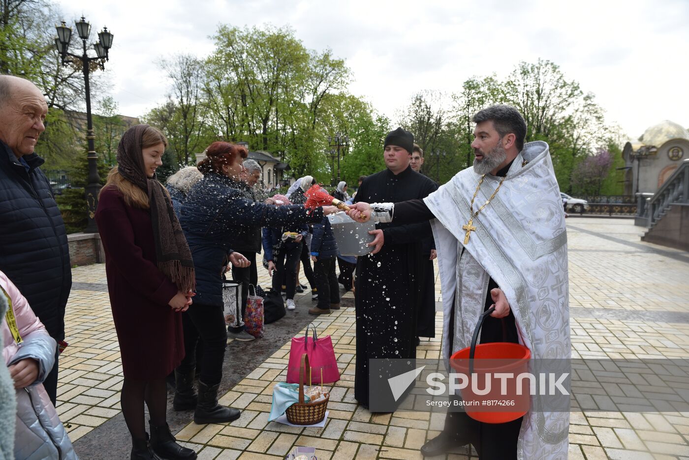 DPR LPR Orthodox Easter