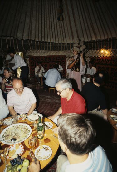 American delegation visits Soviet Union