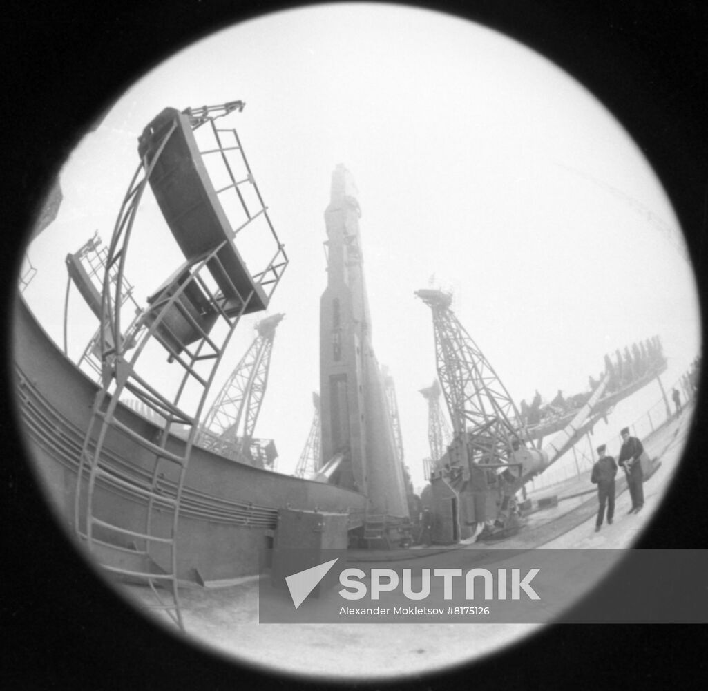 Carrier rocket with Soyuz-35 spacecraft