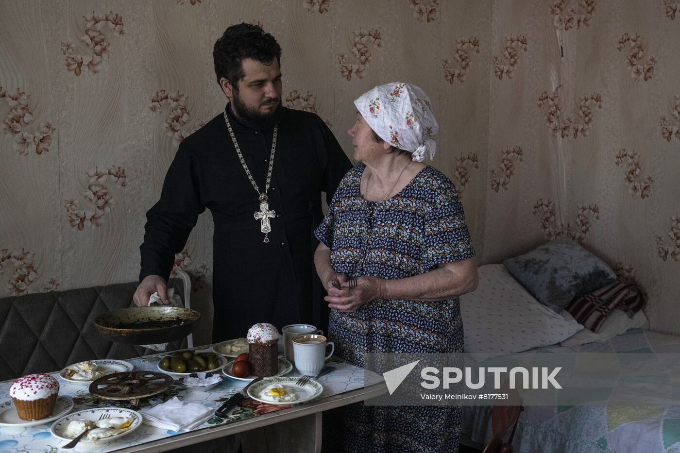 LPR Russia Ukraine Military Operation Priest Family
