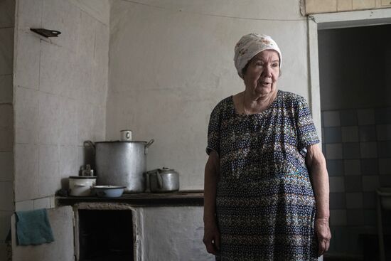 LPR Russia Ukraine Military Operation Priest Family
