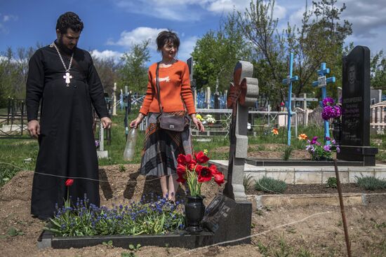 LPR Russia Ukraine Military Operation Priest Family