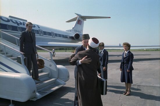 Head of DRA's High Spiritual Council of Ulema Mohammad Sayed Afghani visits USSR