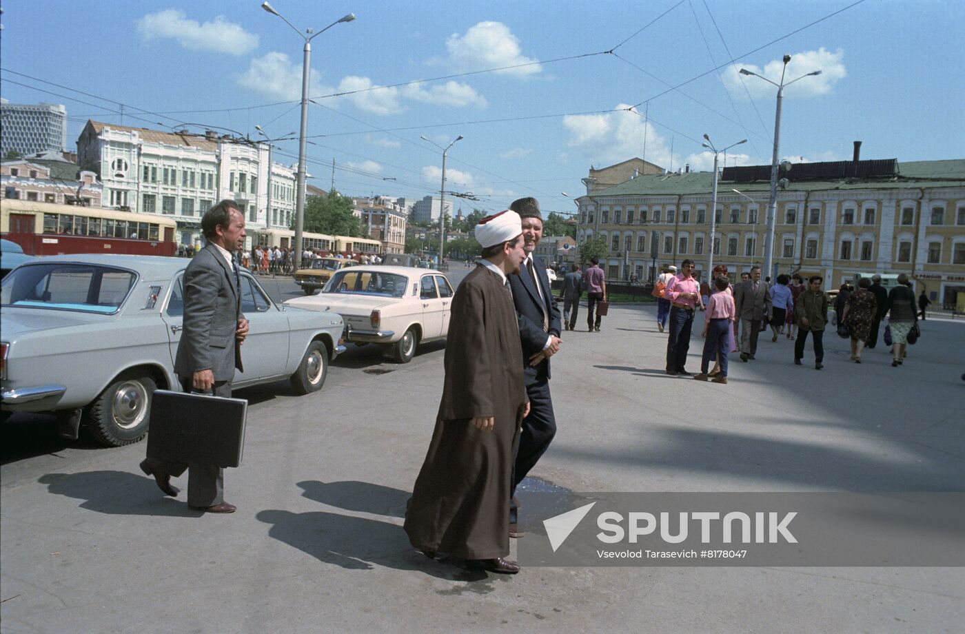 Head of DRA's High Spiritual Council of Ulema Mohammad Sayed Afghani visits USSR