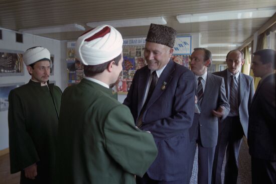 Head of DRA's High Spiritual Council of Ulema Mohammad Sayed Afghani visits USSR