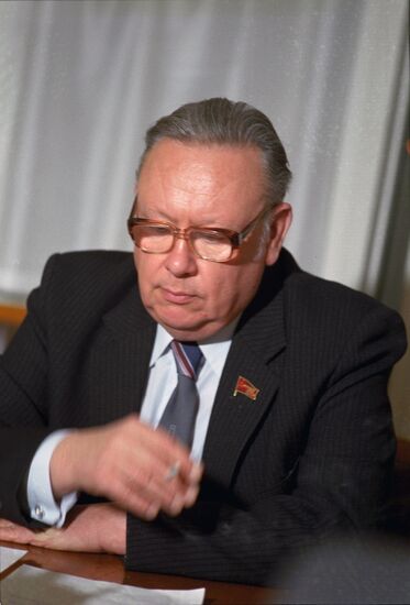 Soviet political analyst Vadim Zaglandin