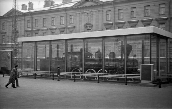 Memorial steam locomotive at Finlyandsky (Finnish) Railway Station