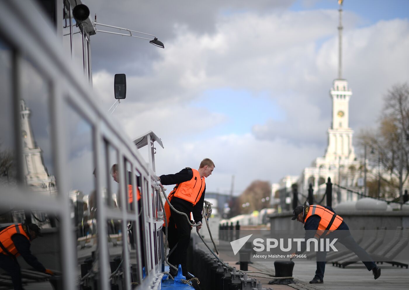 Russia River Navigation