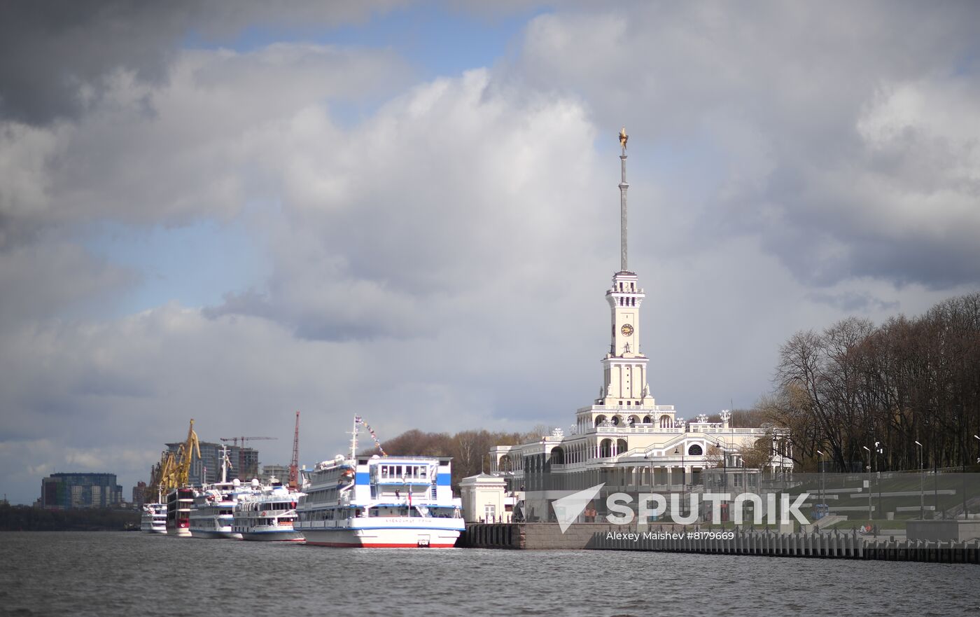 Russia River Navigation