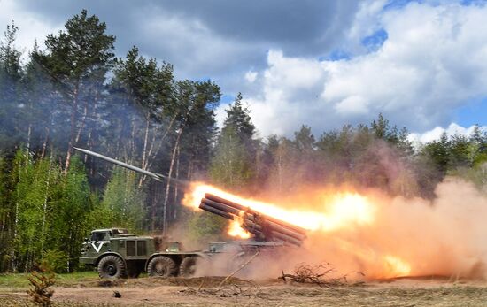 Ukraine Russia Military Operation Uragan Systems