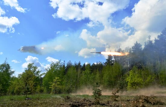 Ukraine Russia Military Operation Uragan Systems