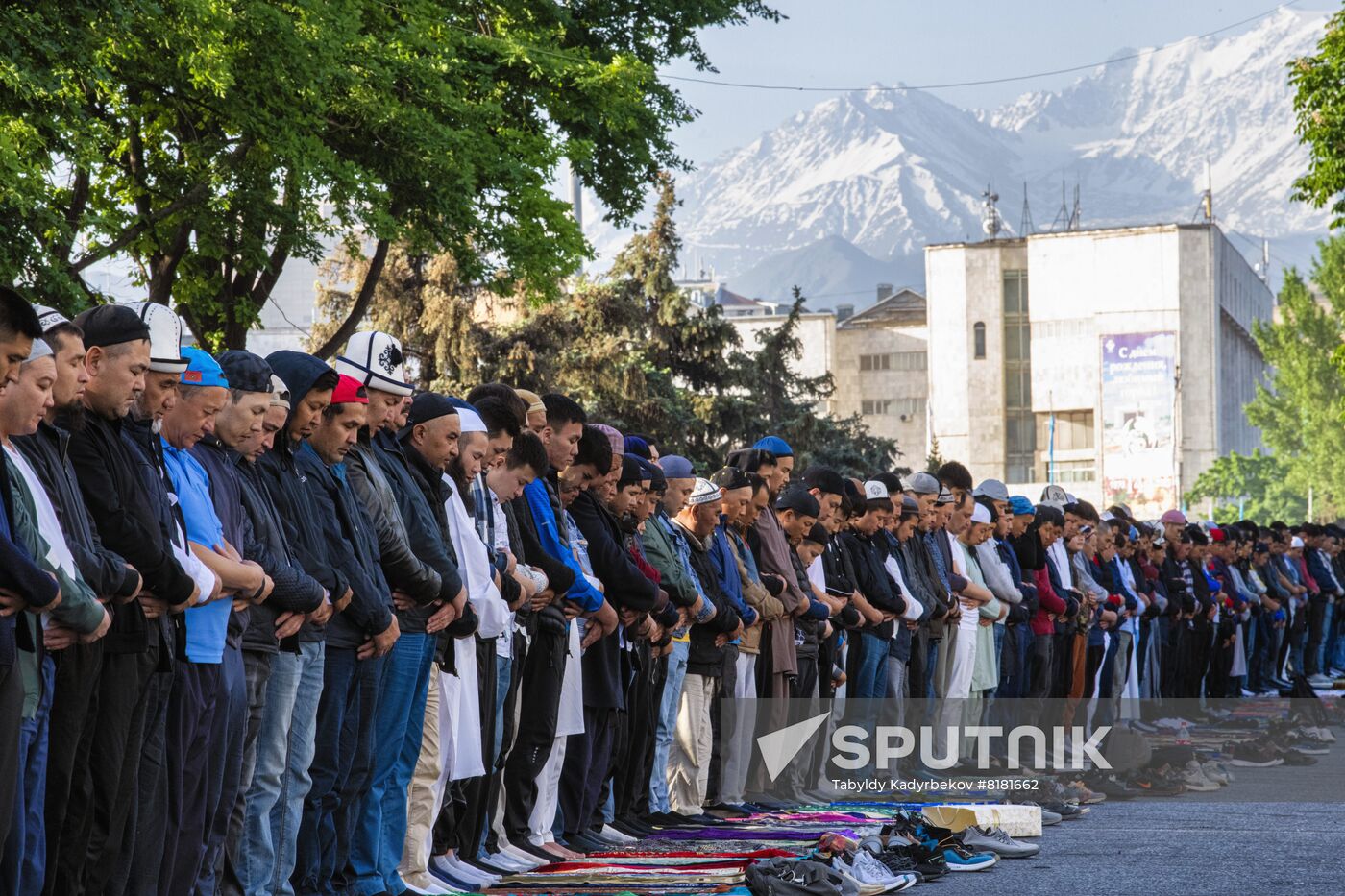 CIS Religion Eid al-Fitr